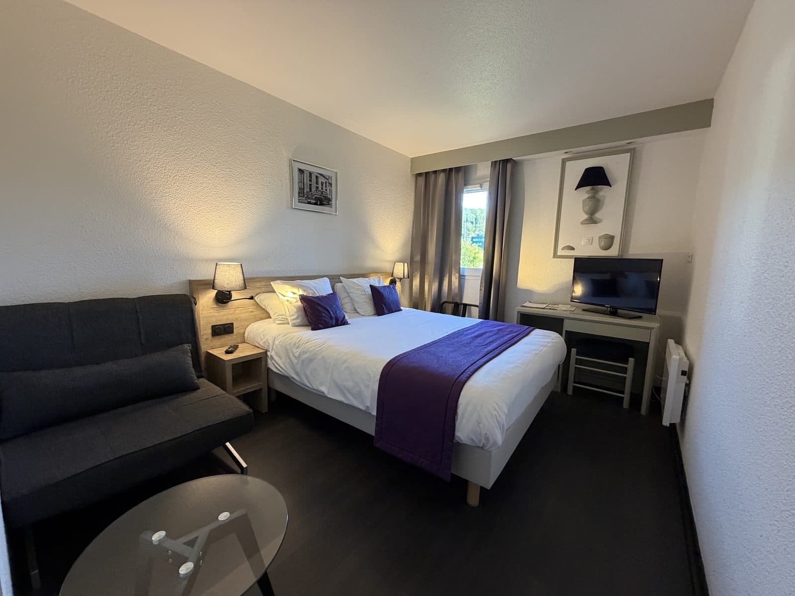 Une chambre double de l’hôtel Le Noirlac