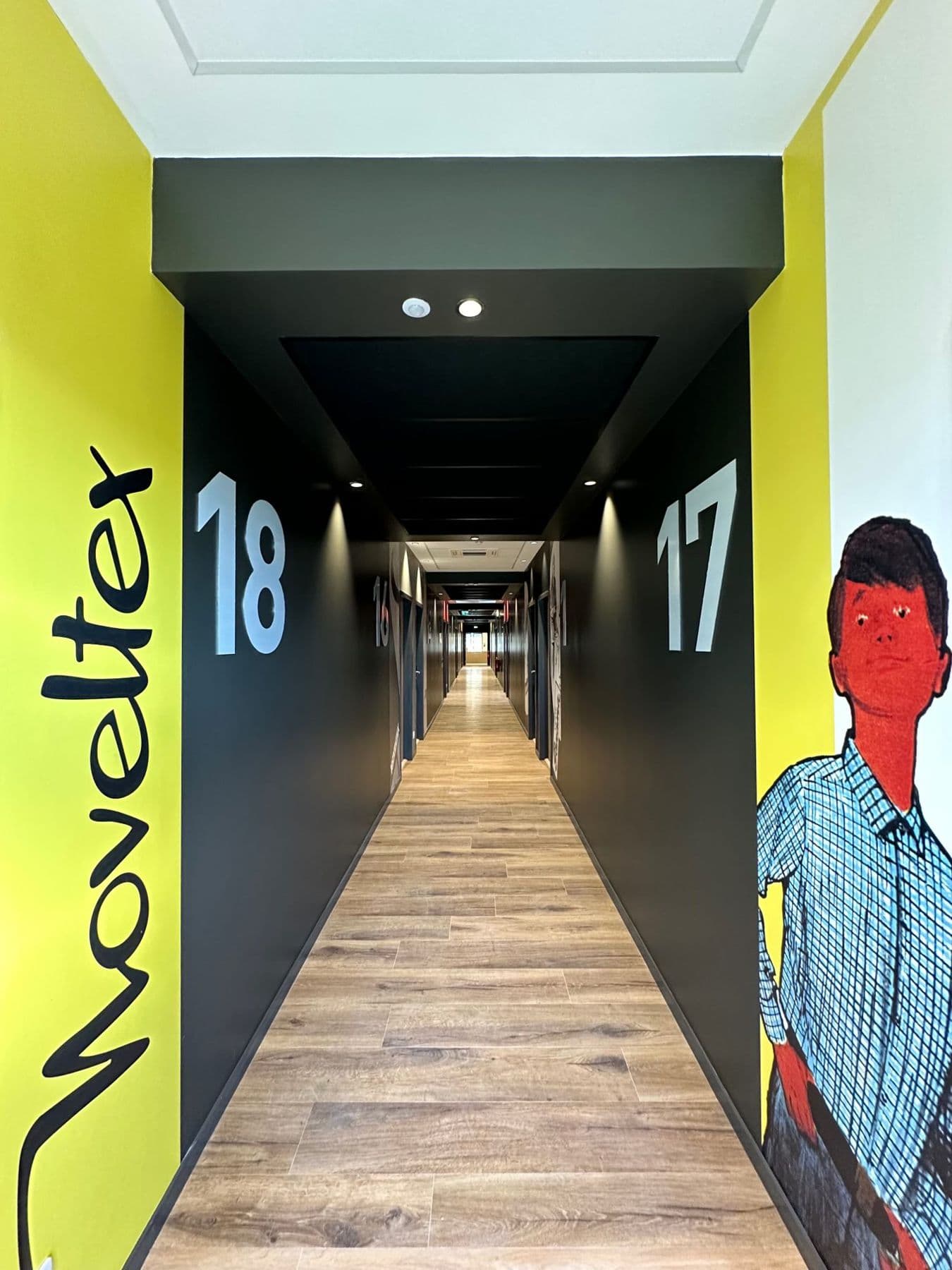 Un couloir des Lofts du Noirlac