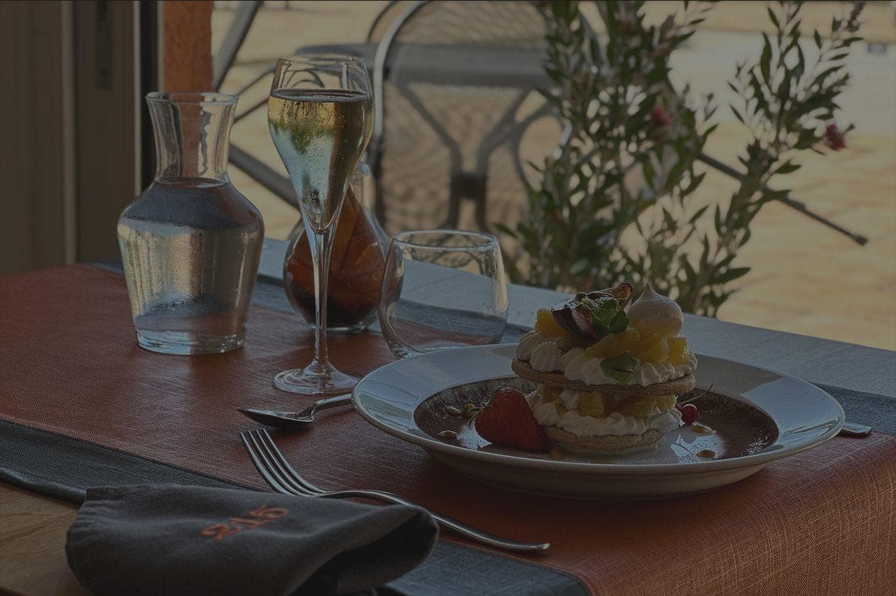 Dessert et verre de vin
